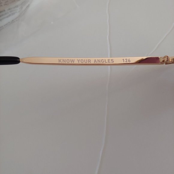 Quay Australia Know Your Angles Sunglasses Sunnies Black Gold Smoke New - Picture 6 of 6